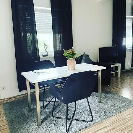 Maxhof Apartment